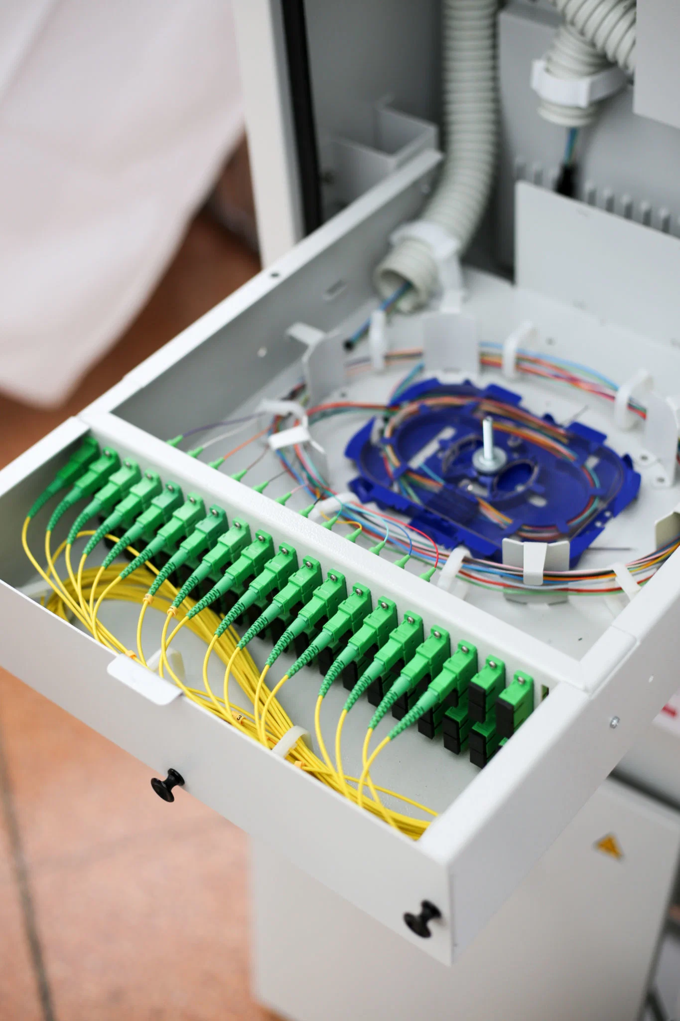 Fibre optic infrastructure supporting broadband access networks